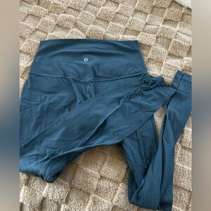 lululemon athletically. Blue leggings. Size 6-8